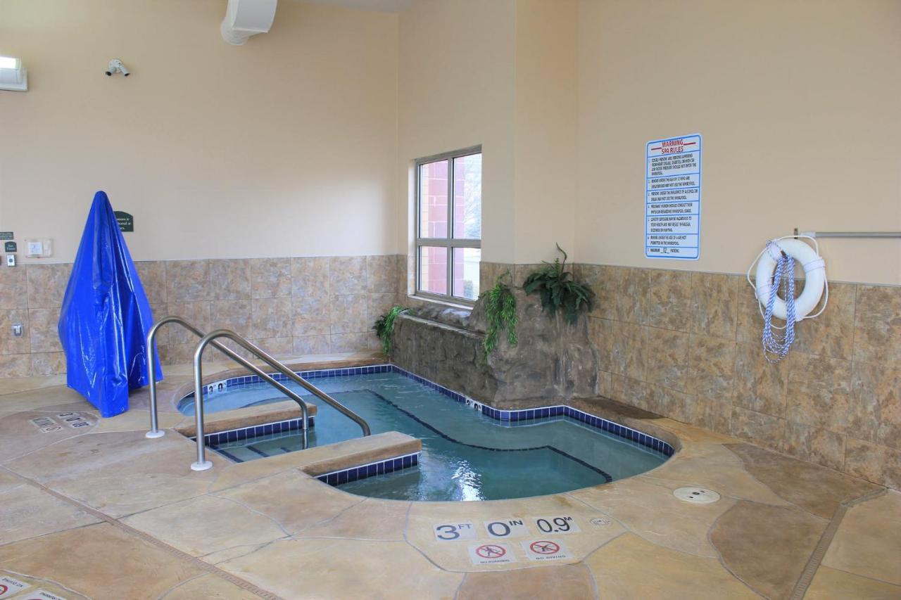 Holiday Inn Madison At The American Center By Ihg Extérieur photo