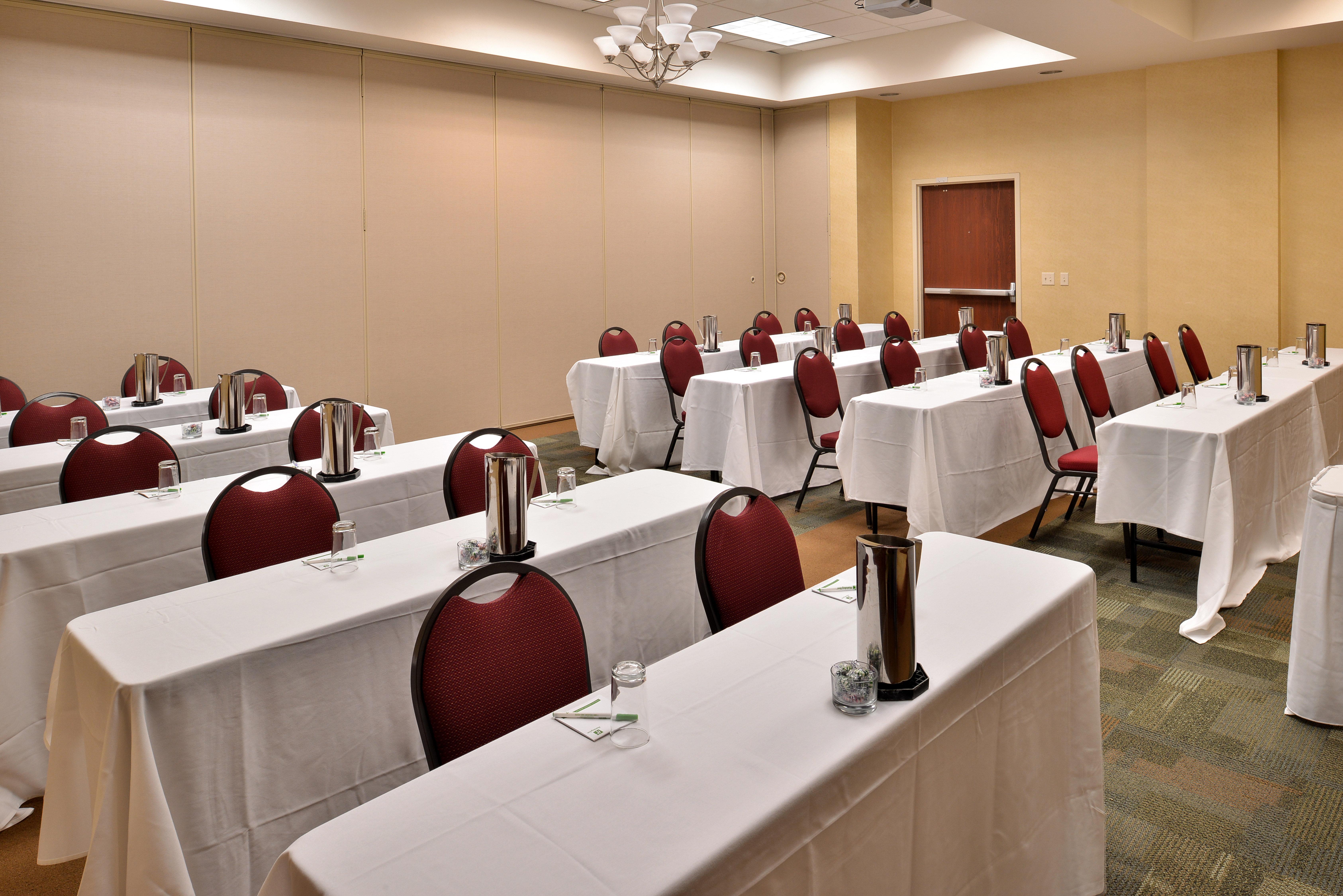 Holiday Inn Madison At The American Center By Ihg Extérieur photo
