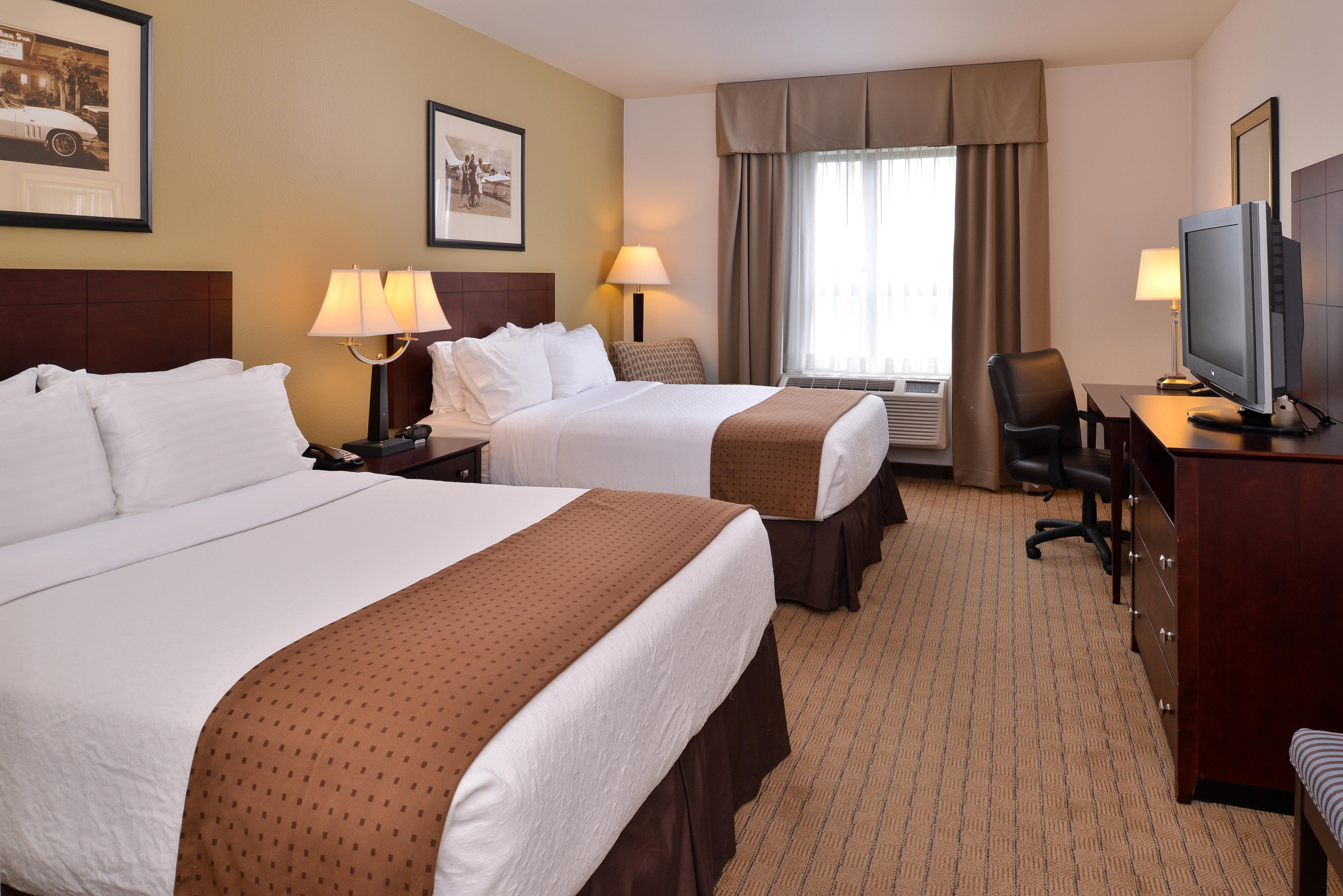 Holiday Inn Madison At The American Center By Ihg Extérieur photo
