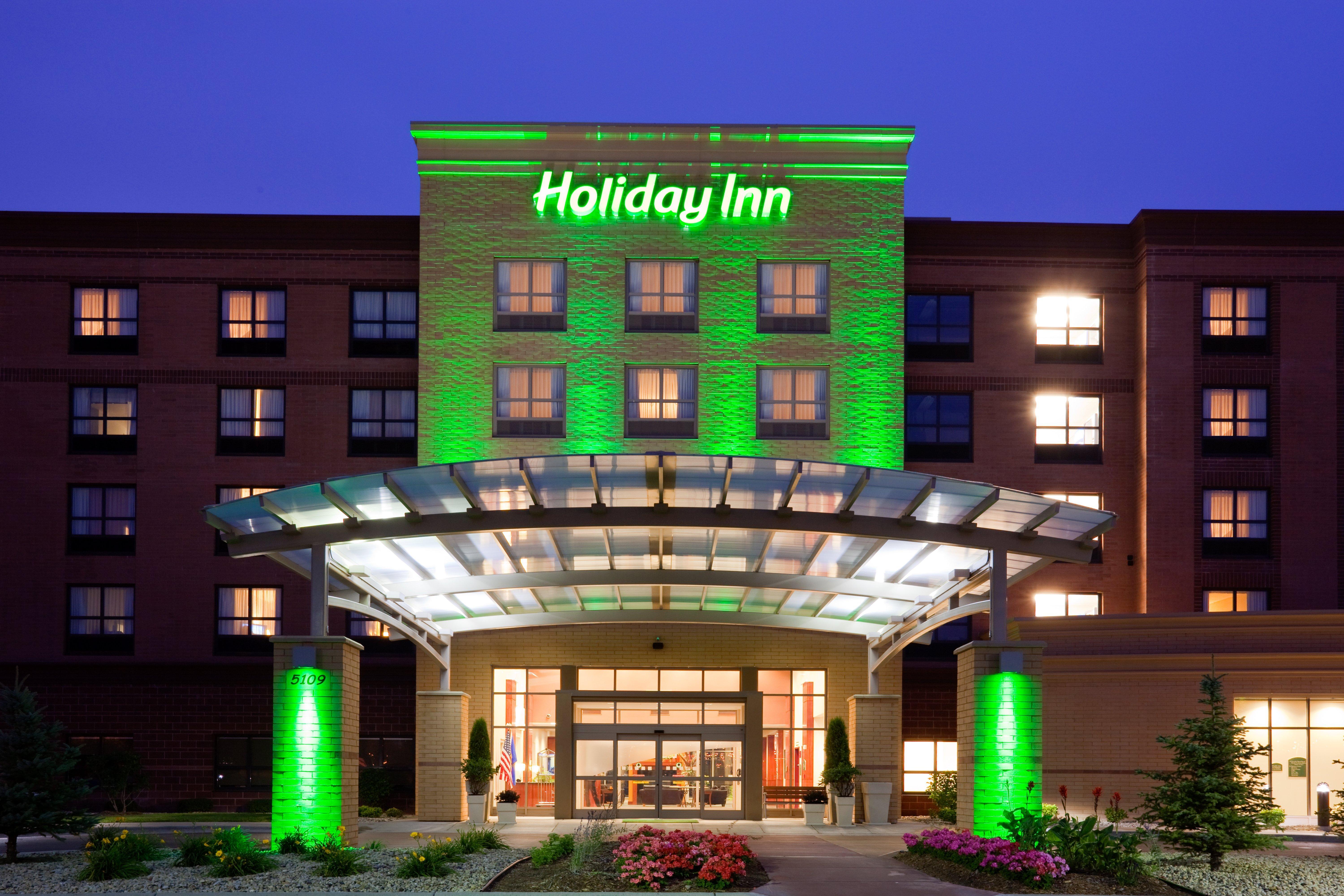 Holiday Inn Madison At The American Center By Ihg Extérieur photo
