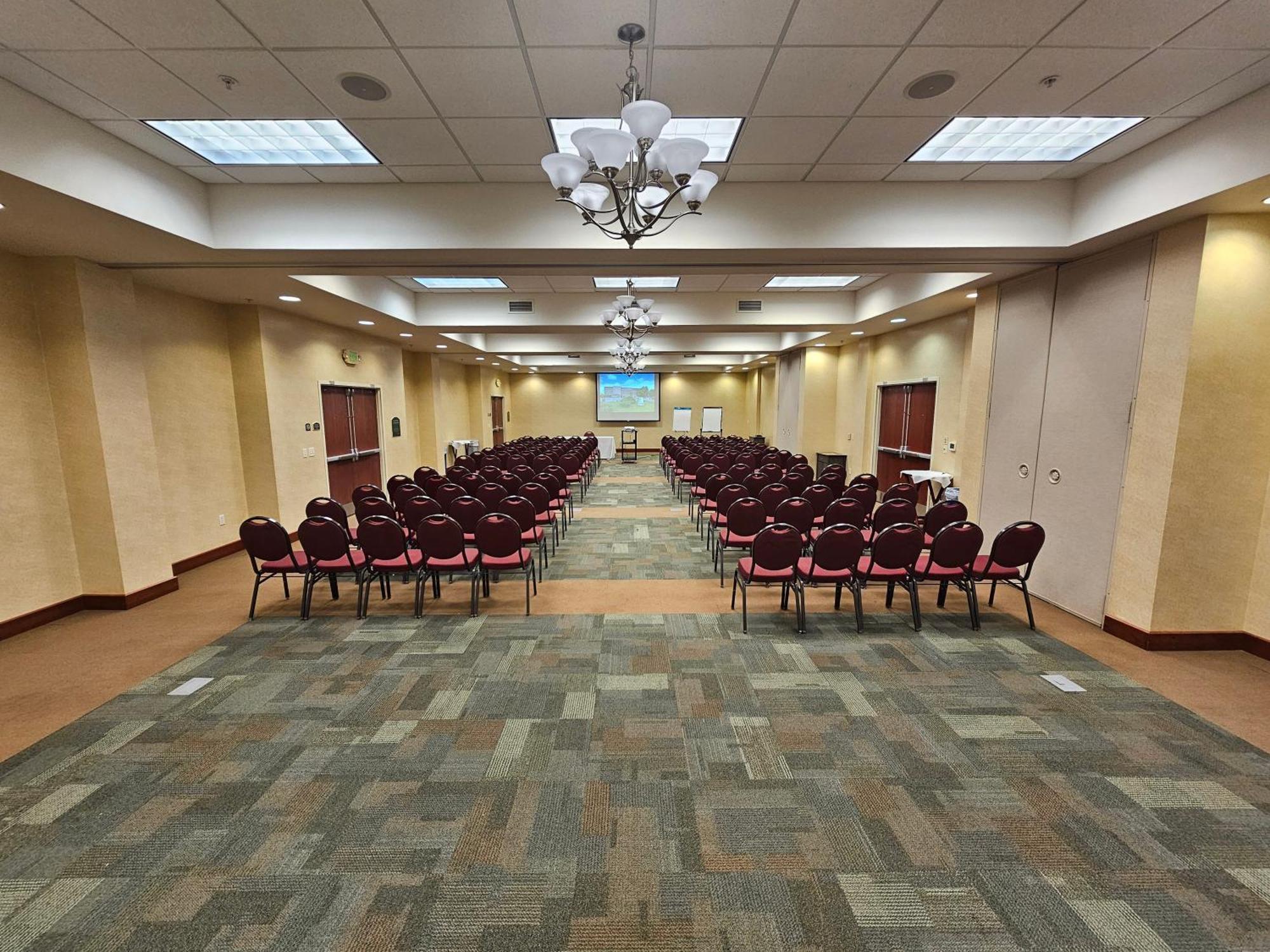 Holiday Inn Madison At The American Center By Ihg Extérieur photo